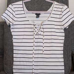 Scoopneck lace up women's tee